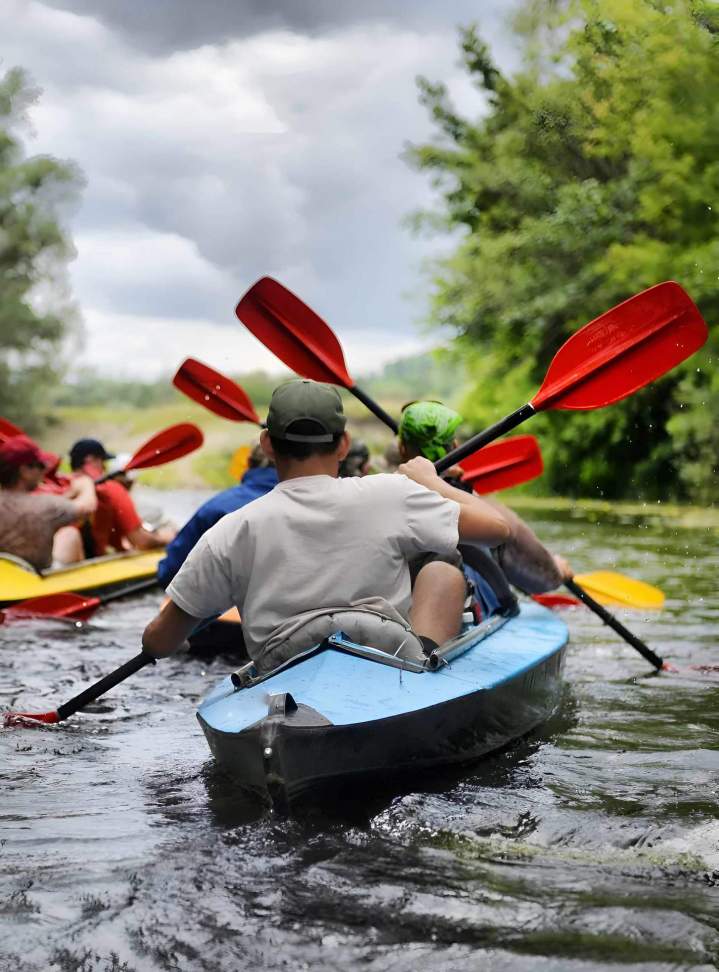 Explorez l'eau avec nos kayaks et paddleboards